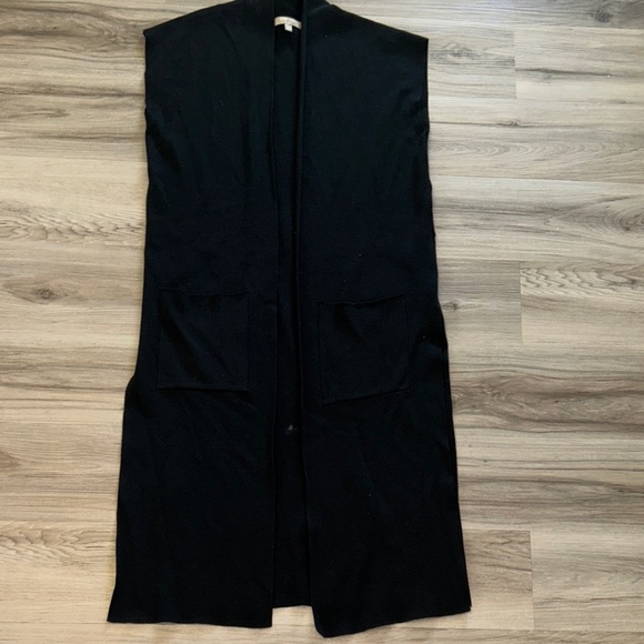 Black Sleeveless Long Cardigan w/ pockets - Picture 1 of 4